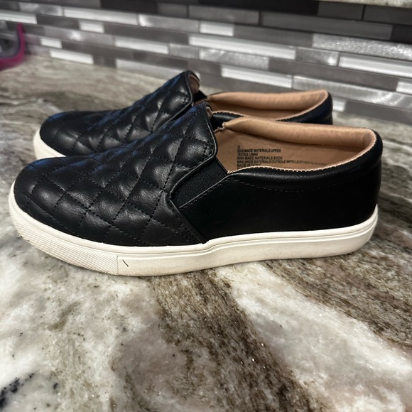 Women’s Shoes - Picture 2 of 2